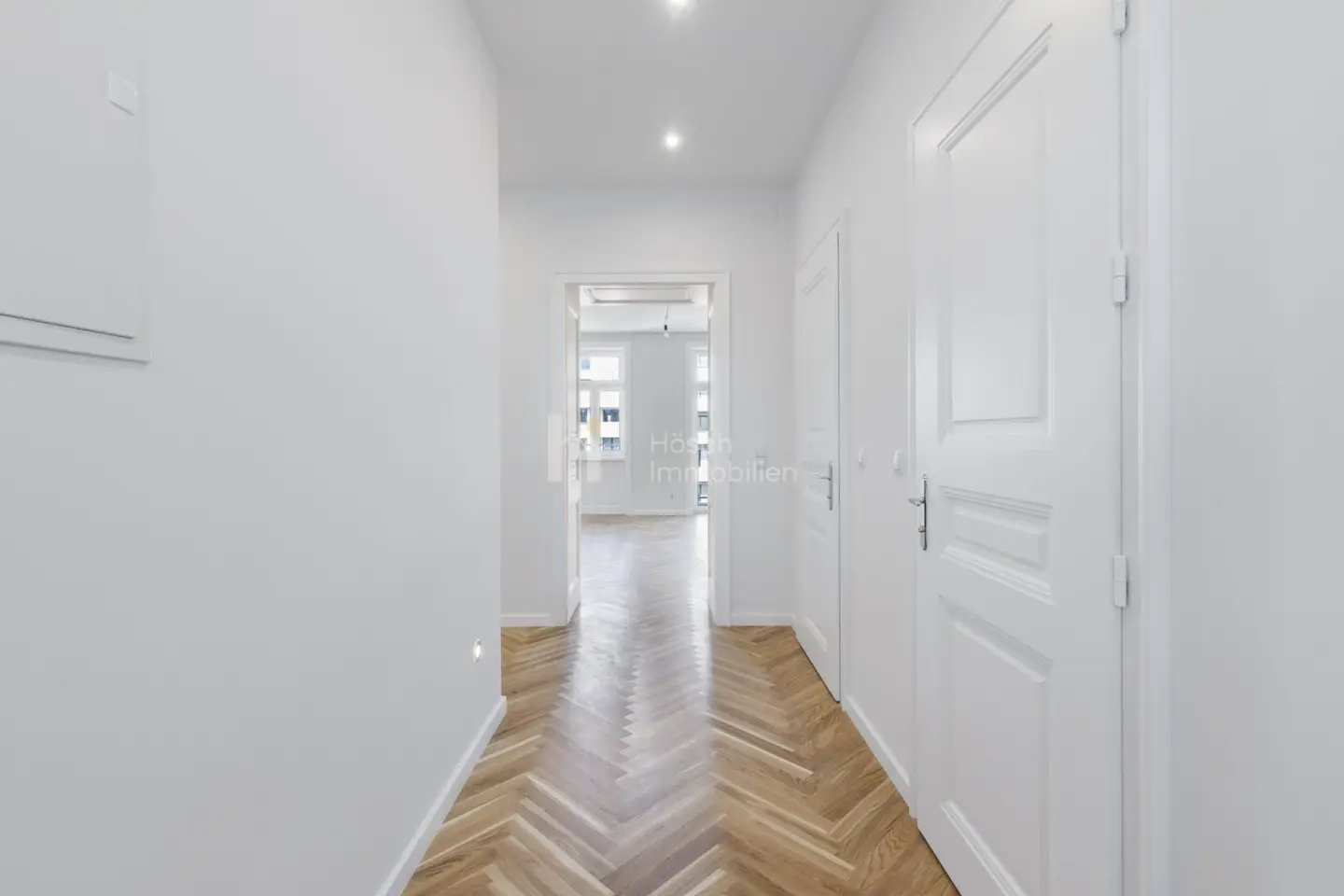 Wohnung hochwertig saniert im Altbau mit Lift