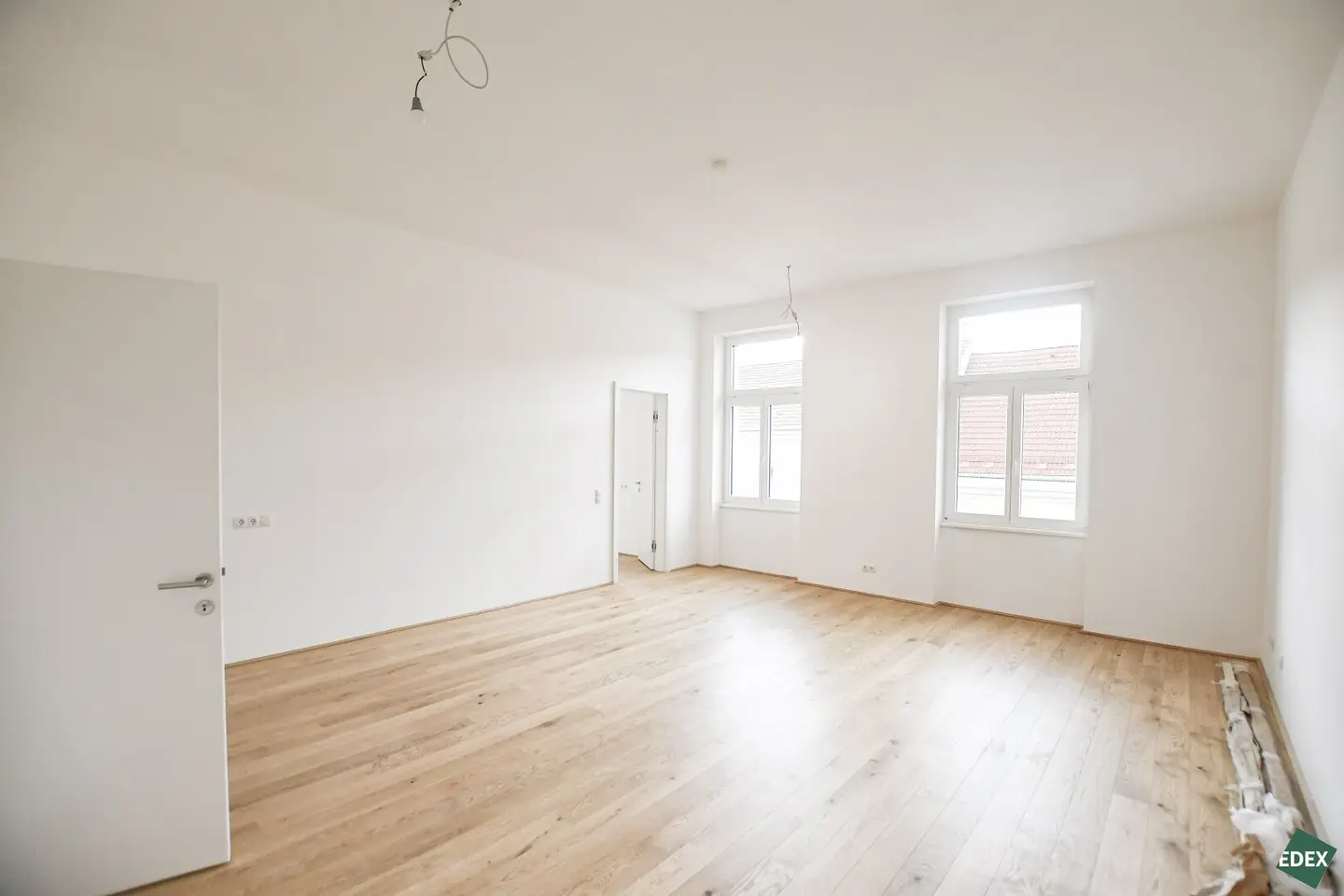 Traumhafte 5-Zimmer Altbauwohnung mit Balkon beim Rochusmarkt