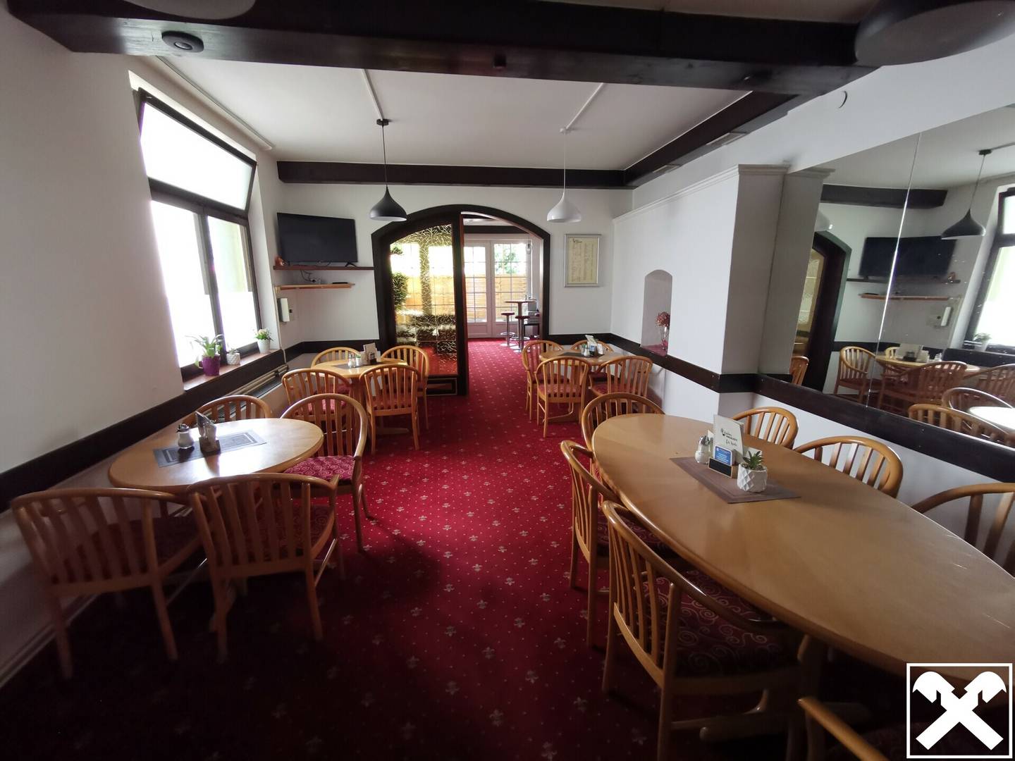 Geschäftshaus mit Gärtnerei, Café & Wohnungen in Lavamünd im Lavanttal