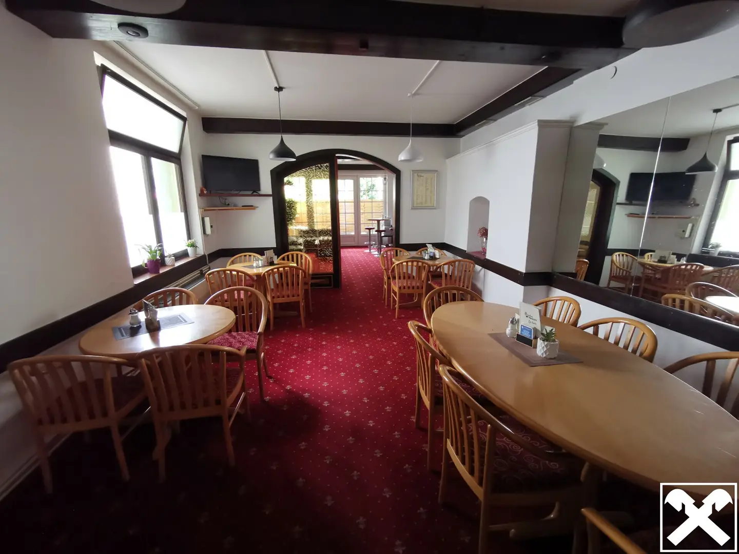 Nachhaltiges Konzept! Geschäftshaus mit Gärtnerei, Café und Wohnungen