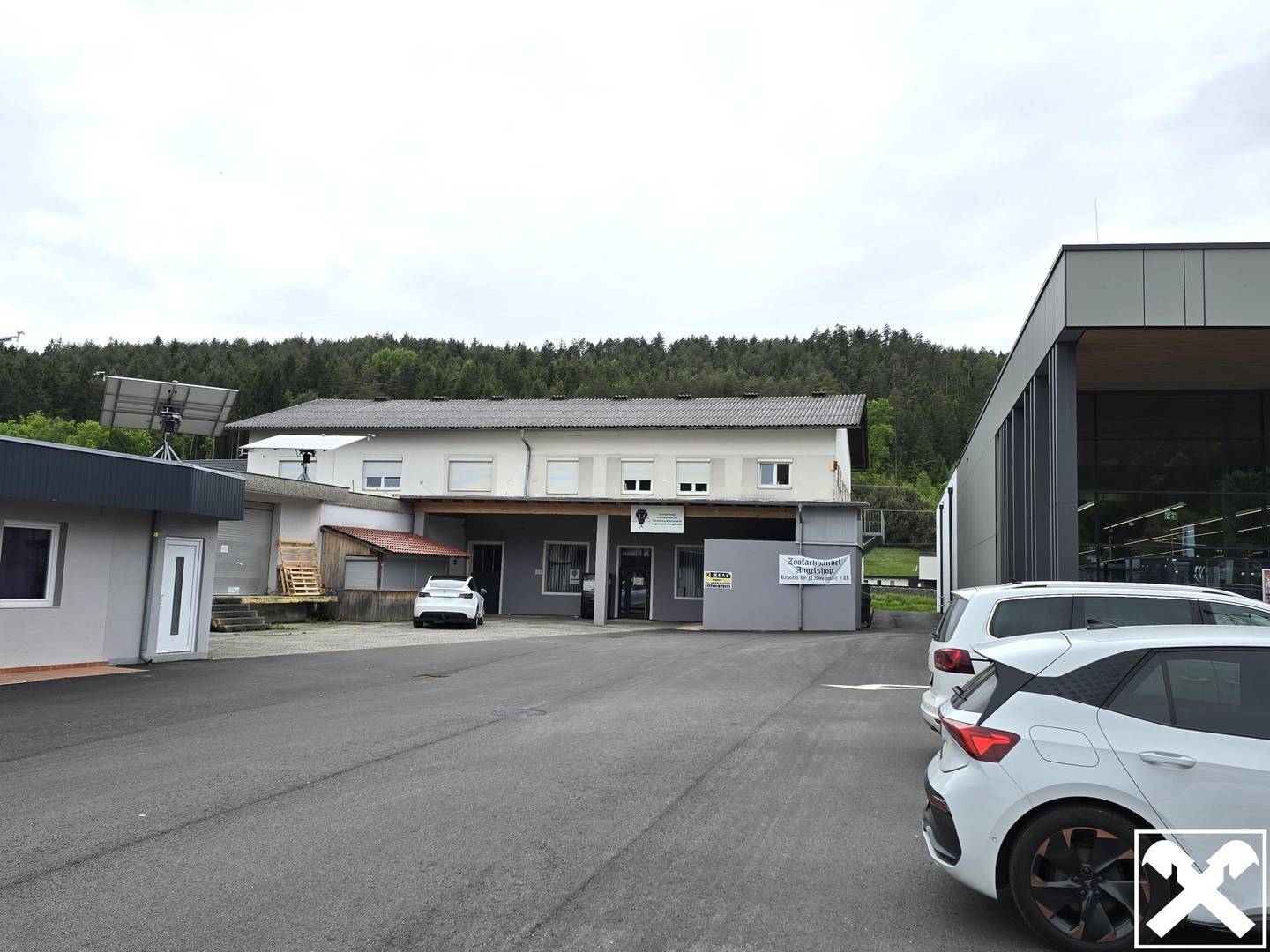 Geschäfts- und Wohnhaus in Bleiburg mit PV-Anlage und Grundstück
