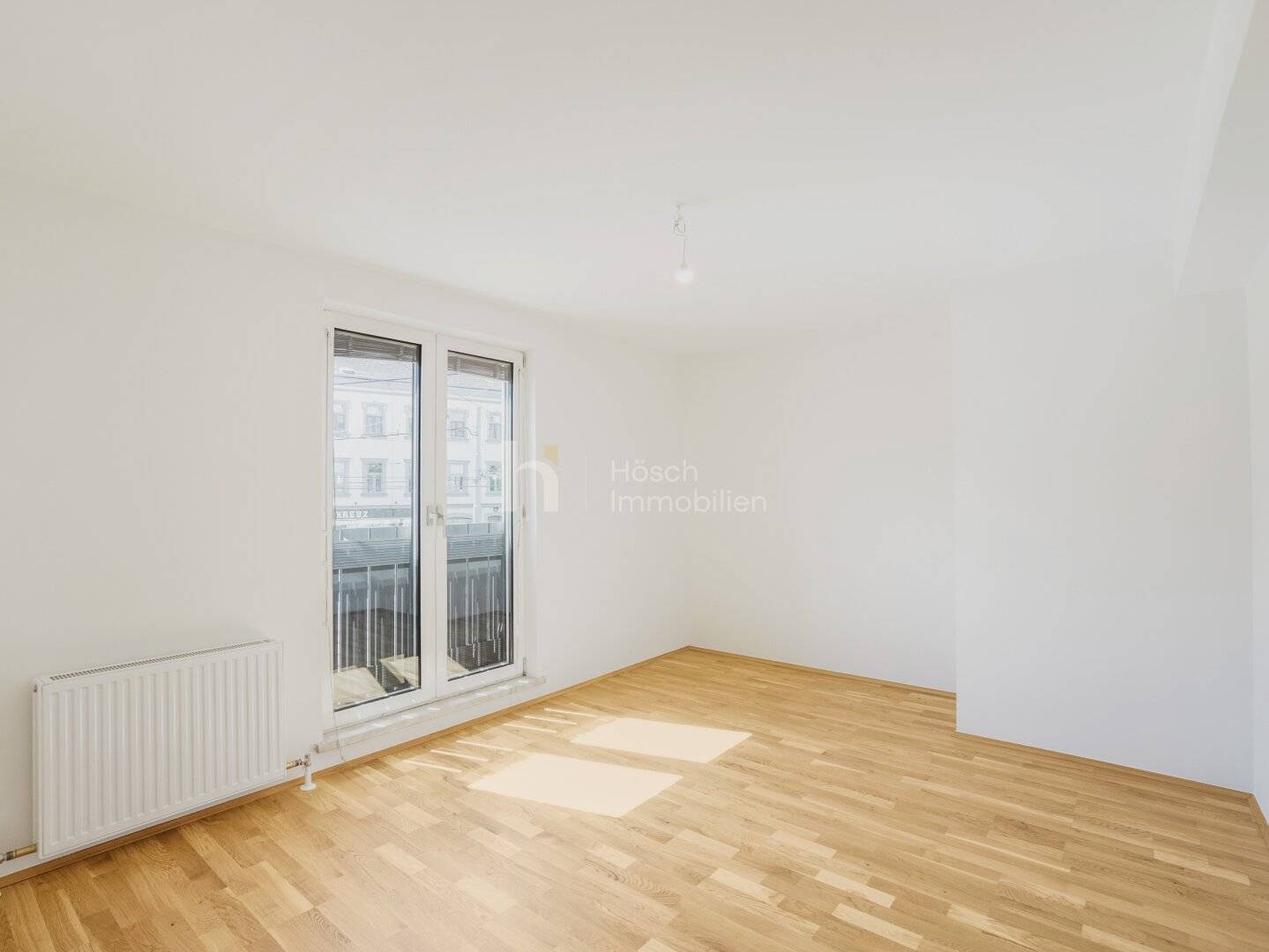 Attractive investment apartment in the 17th district with ongoing rental income and owner-occupier potential