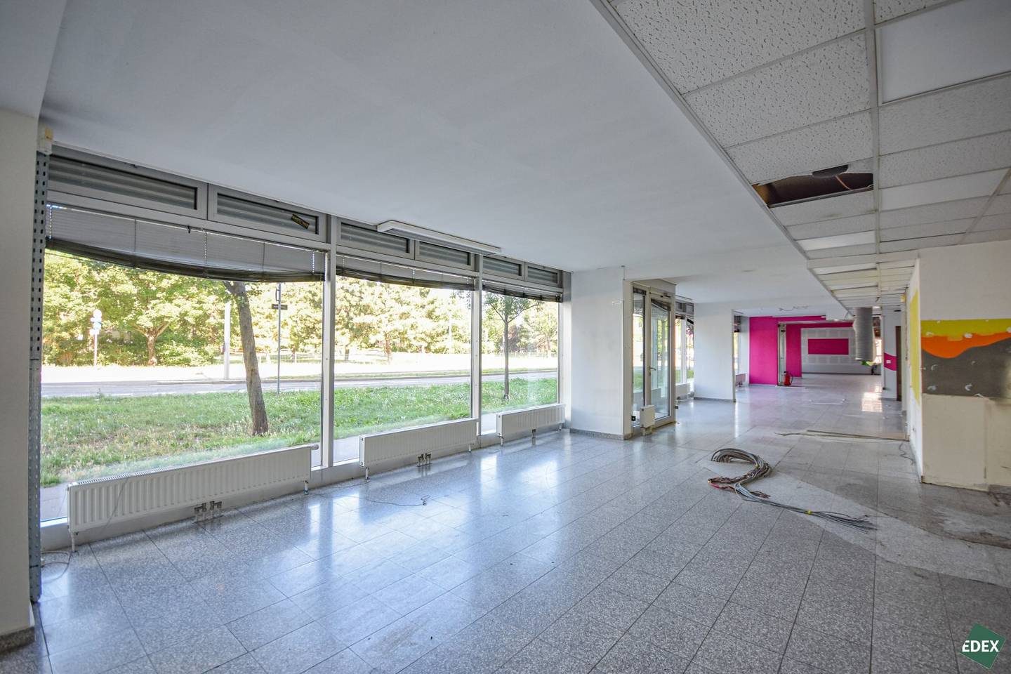Commercial Space 310 m² Erlaaer Platz