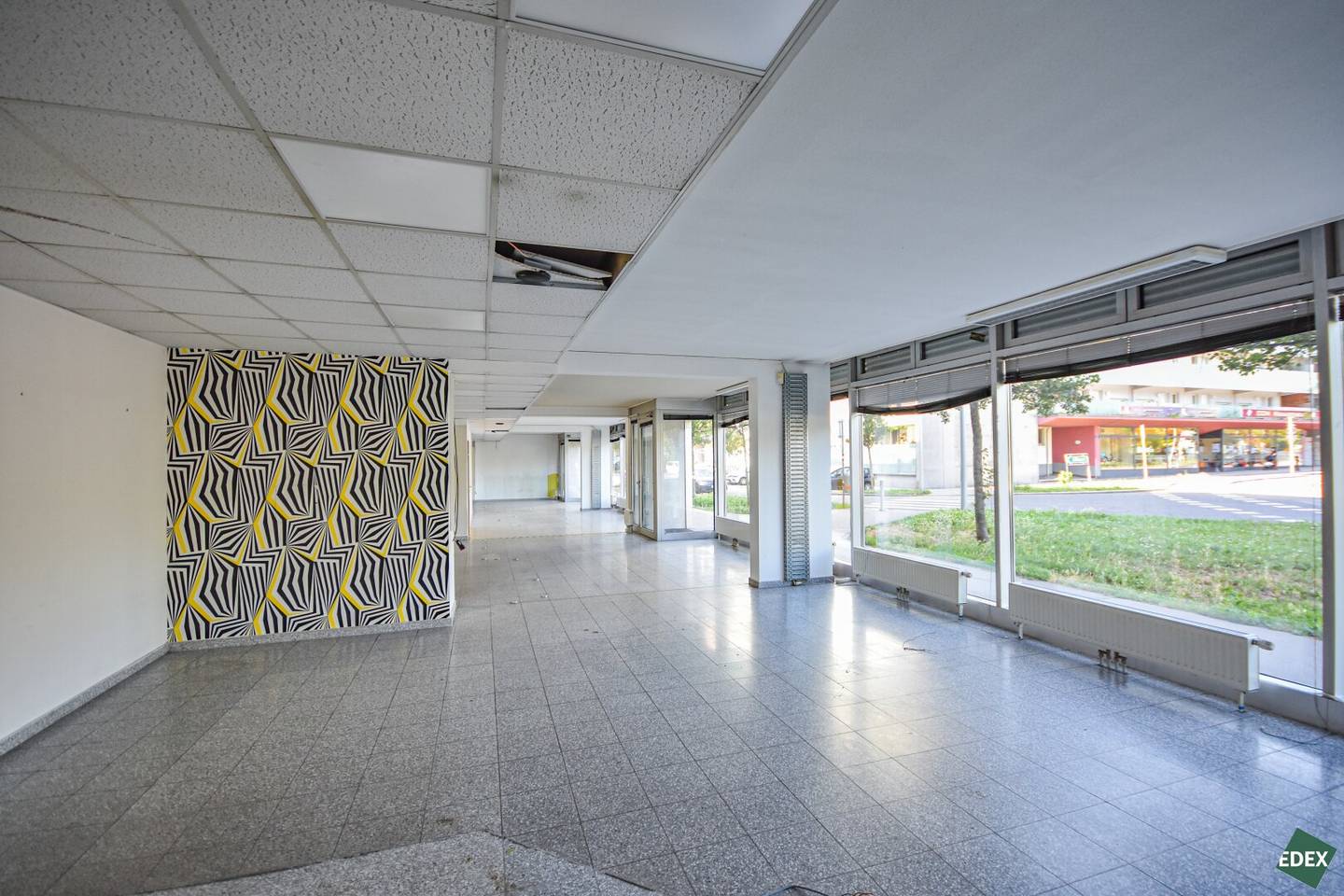 Commercial Space 310 m² Erlaaer Platz