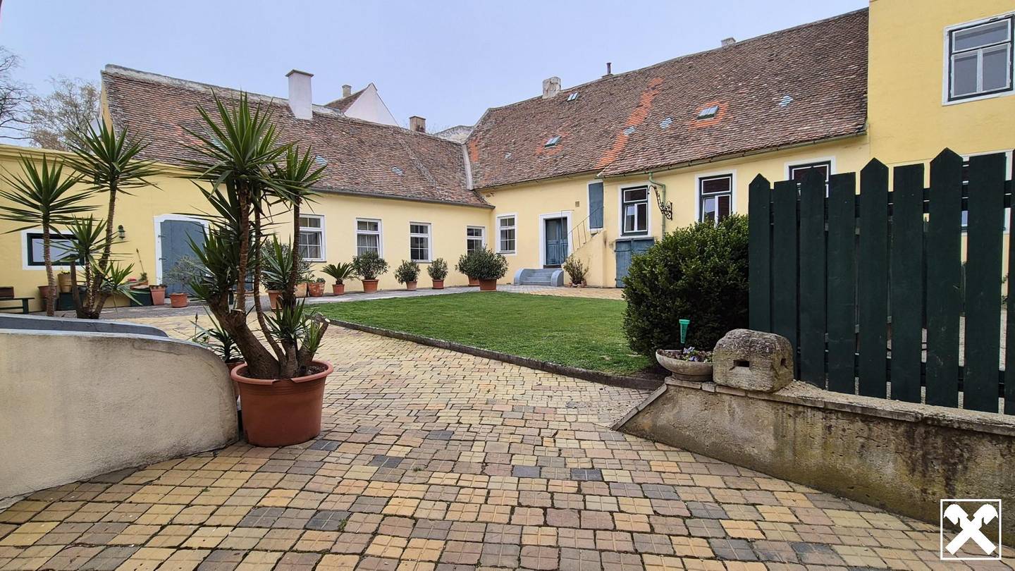 Historic Townhouse in Retz