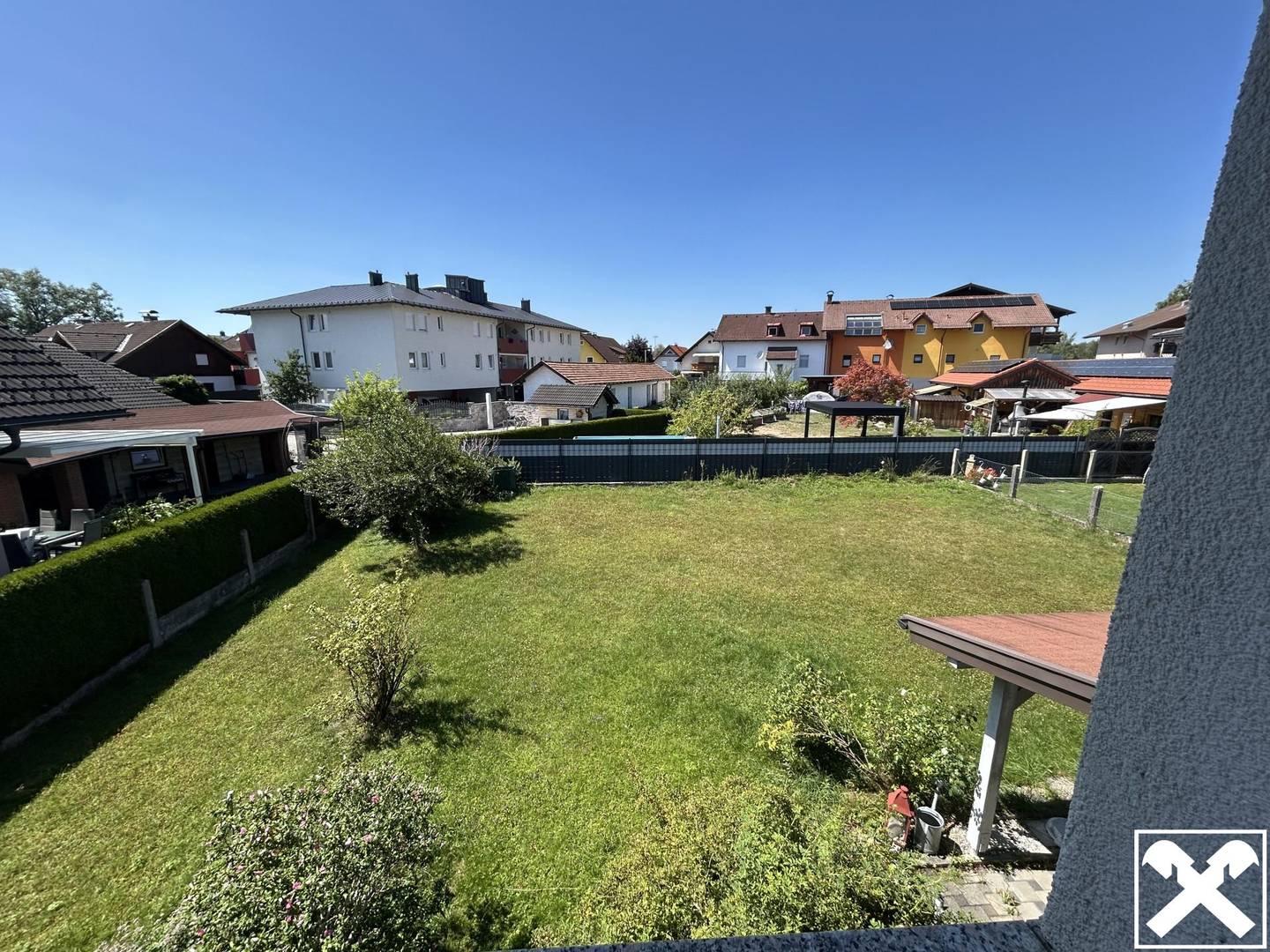 Wohnhaus mit großem Garten und viel Potential