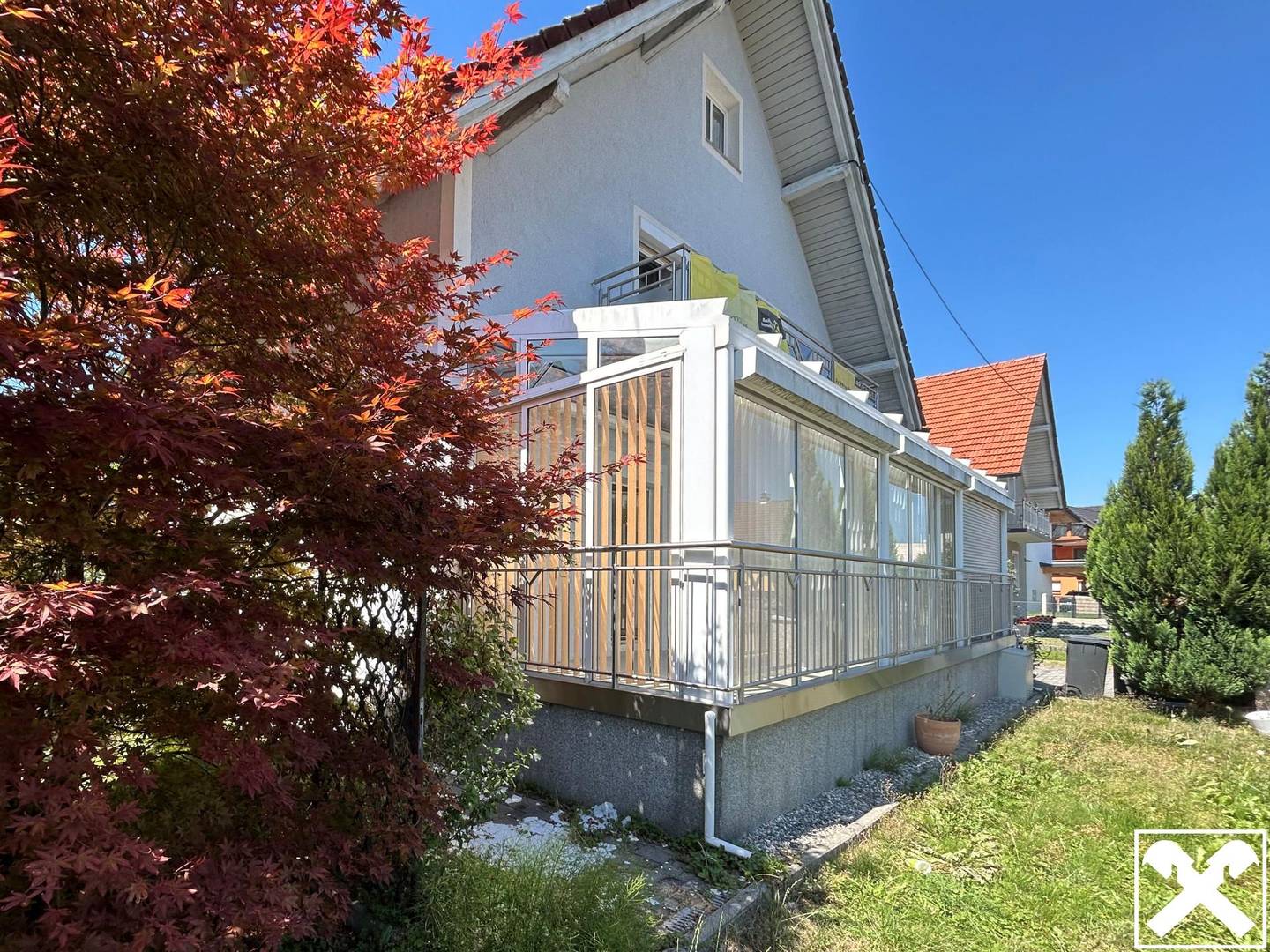 Wohnhaus mit großem Garten und viel Potential