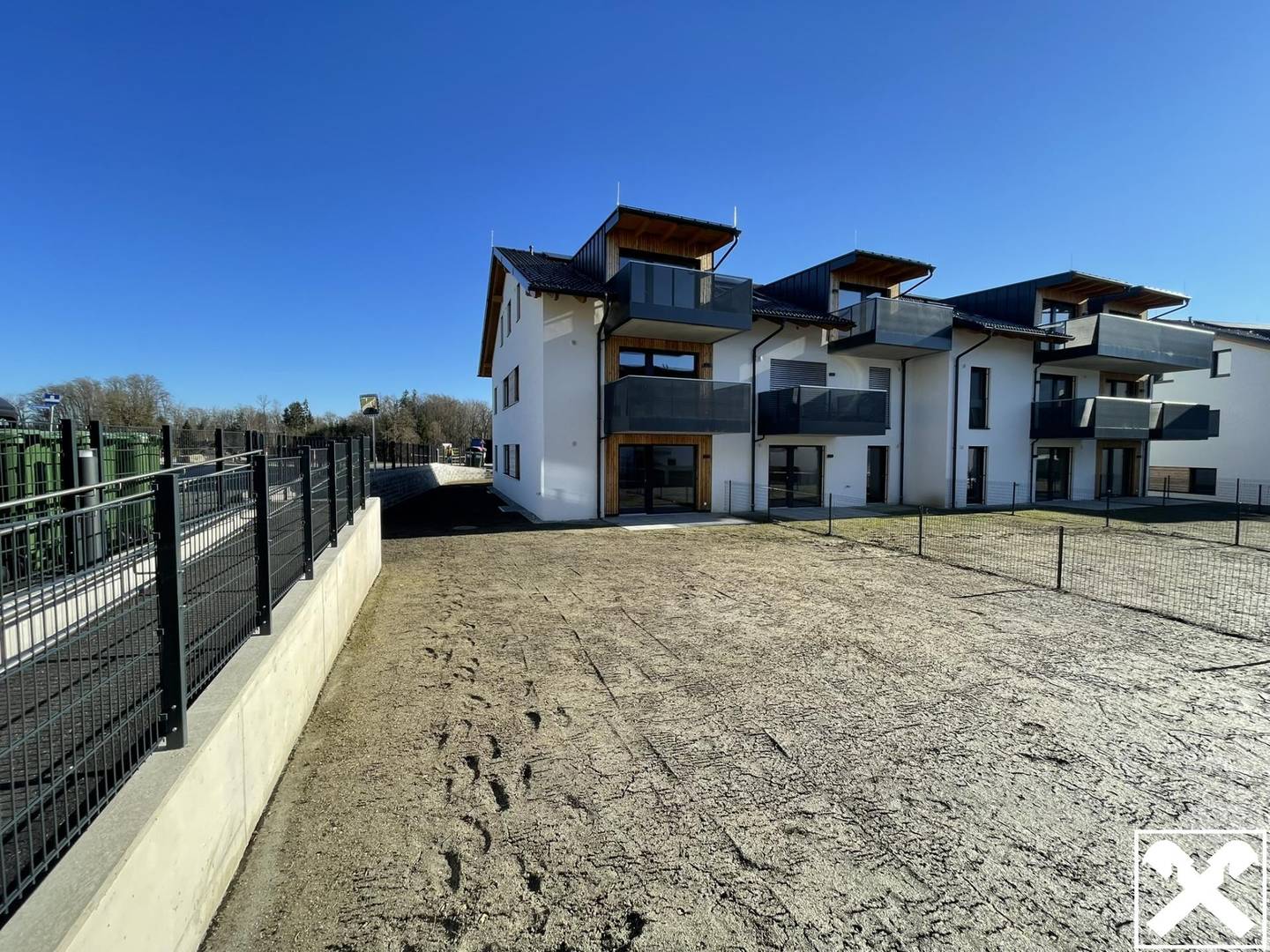 New build apartment with garden and lift