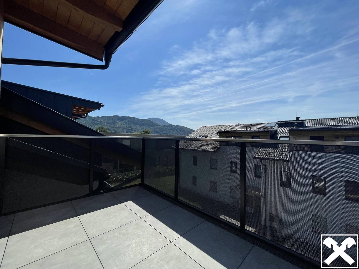 New build Dachgeschosswohnung West Balkon Lift