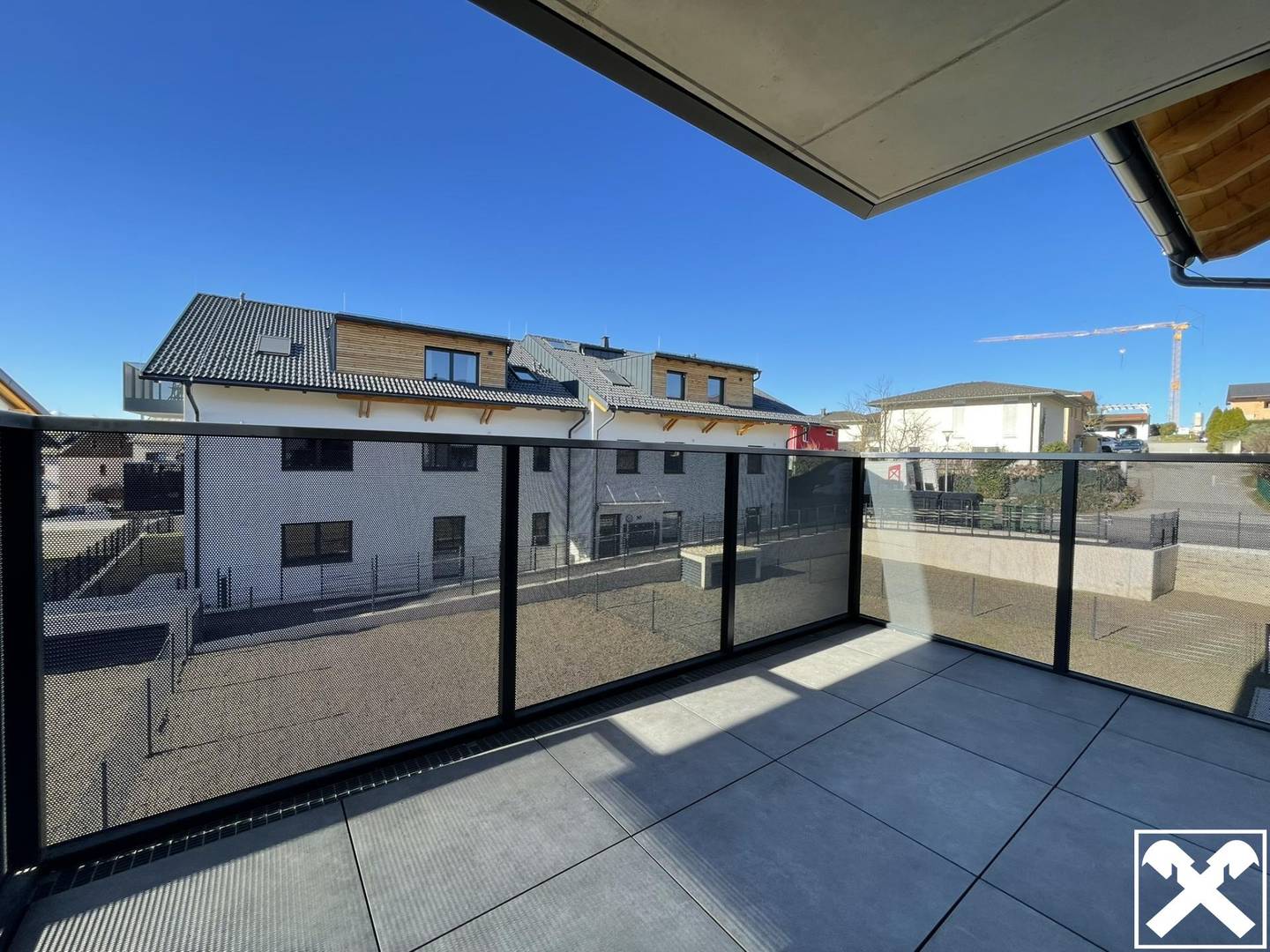New build apartment with floor heating and lift