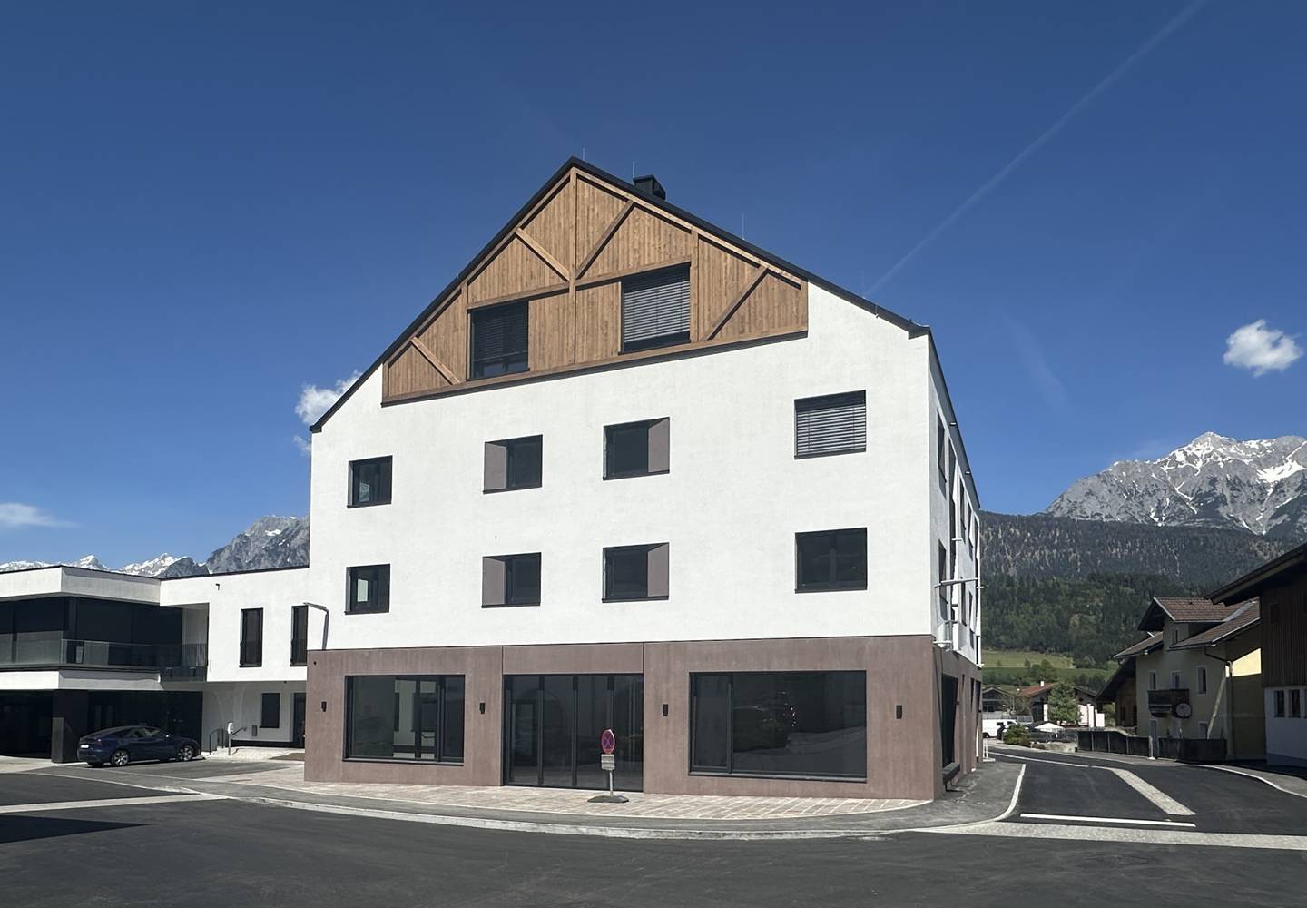 Day Café Seeking Tenant