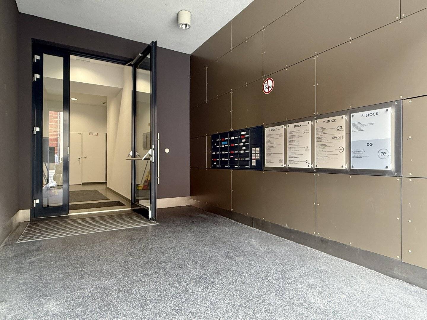 Practice rooms in MEDBASE19 opposite PRIVATKLINIK Döbling I U6 &amp; U4 and D-Wagen