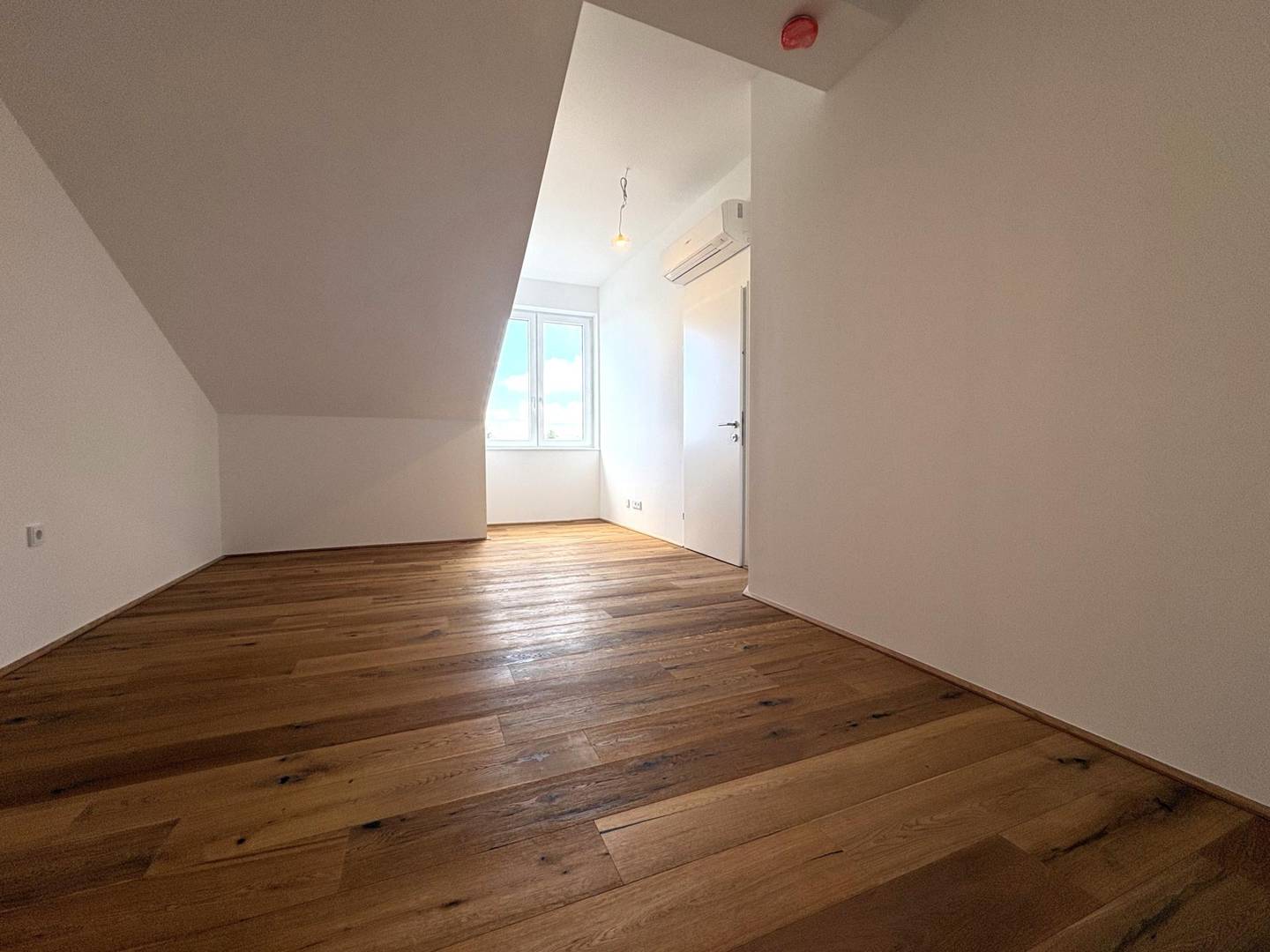 Attic apartment newly built in market square location