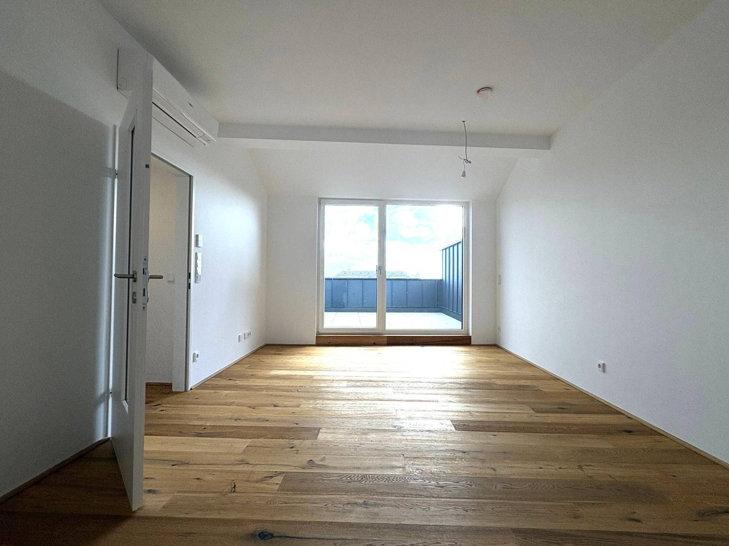 Attic apartment newly built in market square location