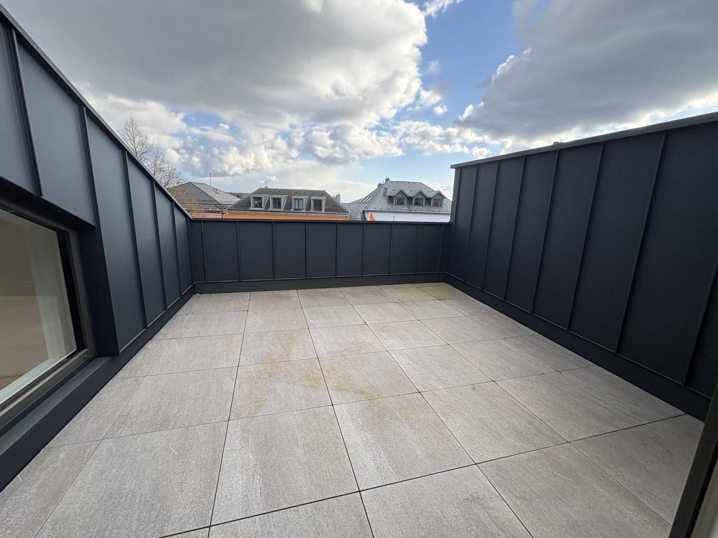 Attic apartment newly built in market square location