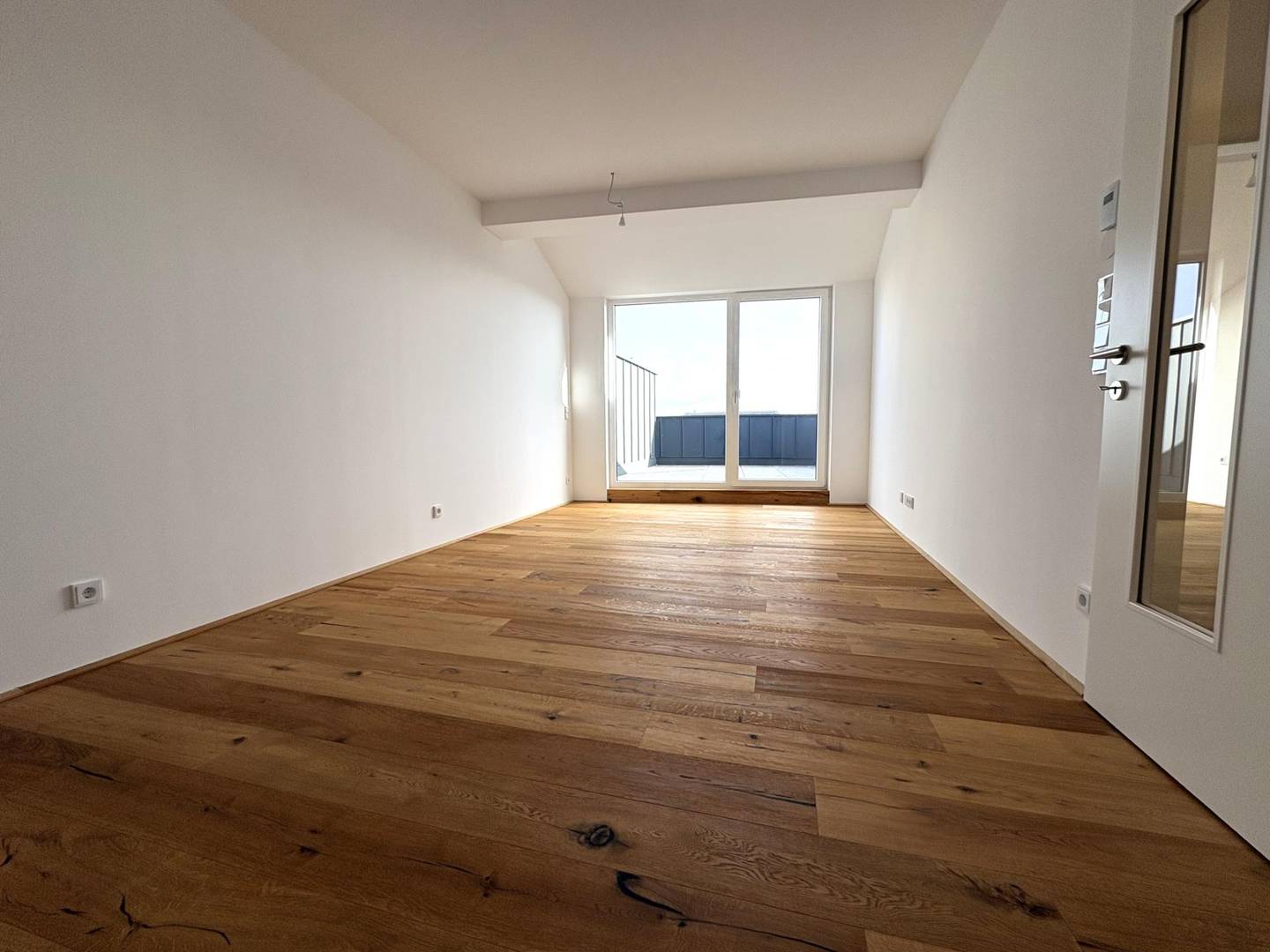 Top floor apartment newly constructed with terrace