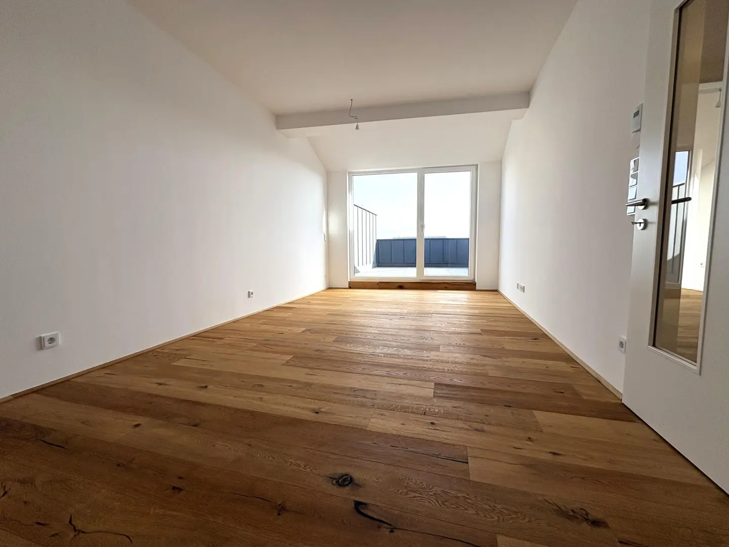 Top floor apartment newly constructed with terrace