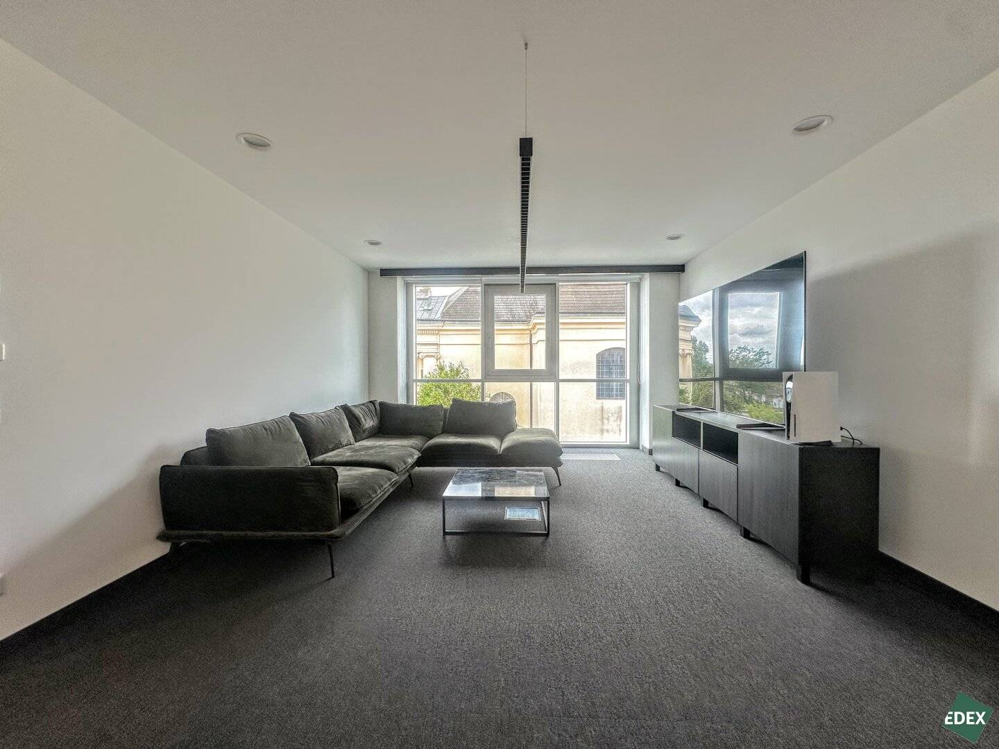 Representative office space directly at the Badner Bahn – fully fitted and ready for immediate occupancy