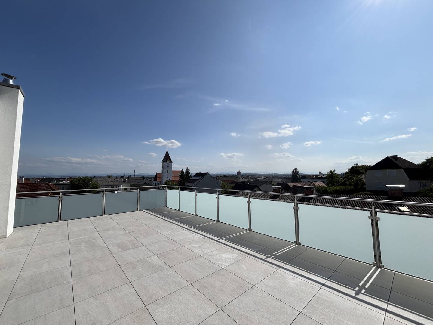 Penthouse with roof terrace and garden downtown