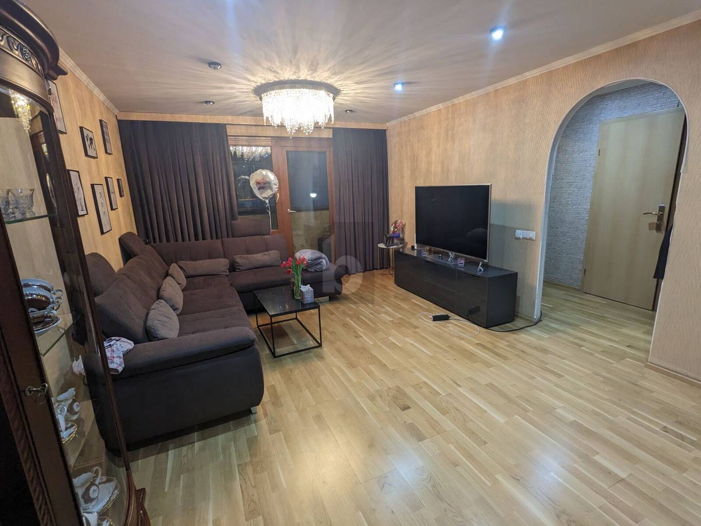 Modern apartment with loggia next to U6 station