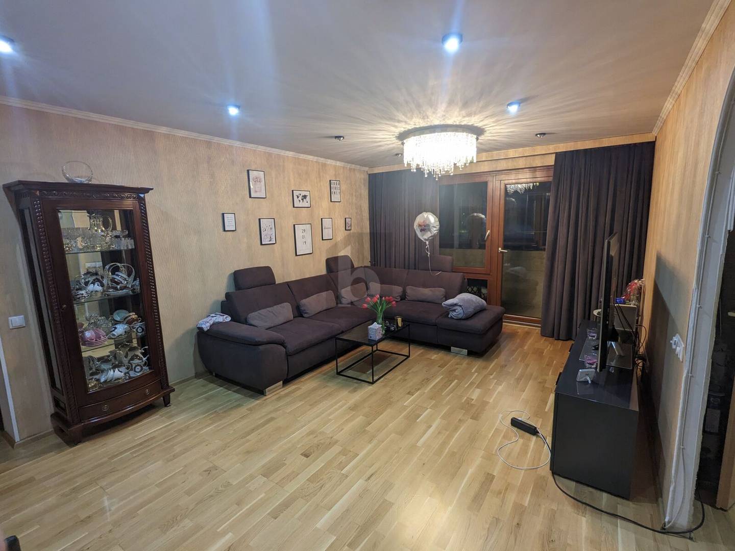 Modern apartment with loggia next to U6 station
