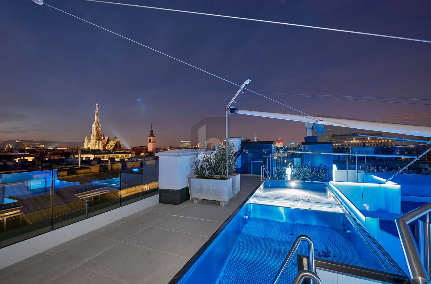 Penthouse mit Pool Concierge und privatem Weinkeller