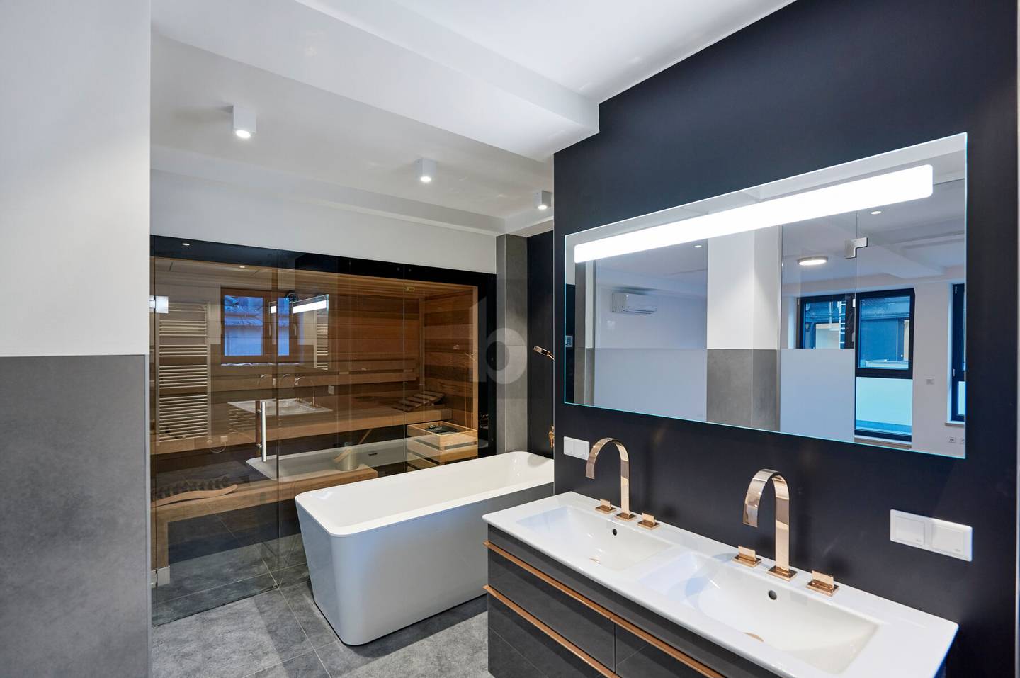 Penthouse mit Pool Concierge und privatem Weinkeller