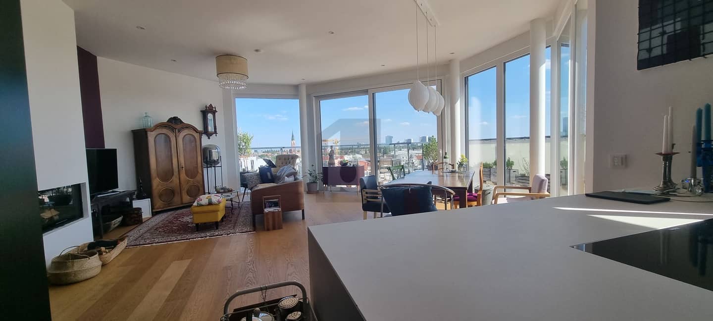 Penthouse with 360 degree view and large terrace
