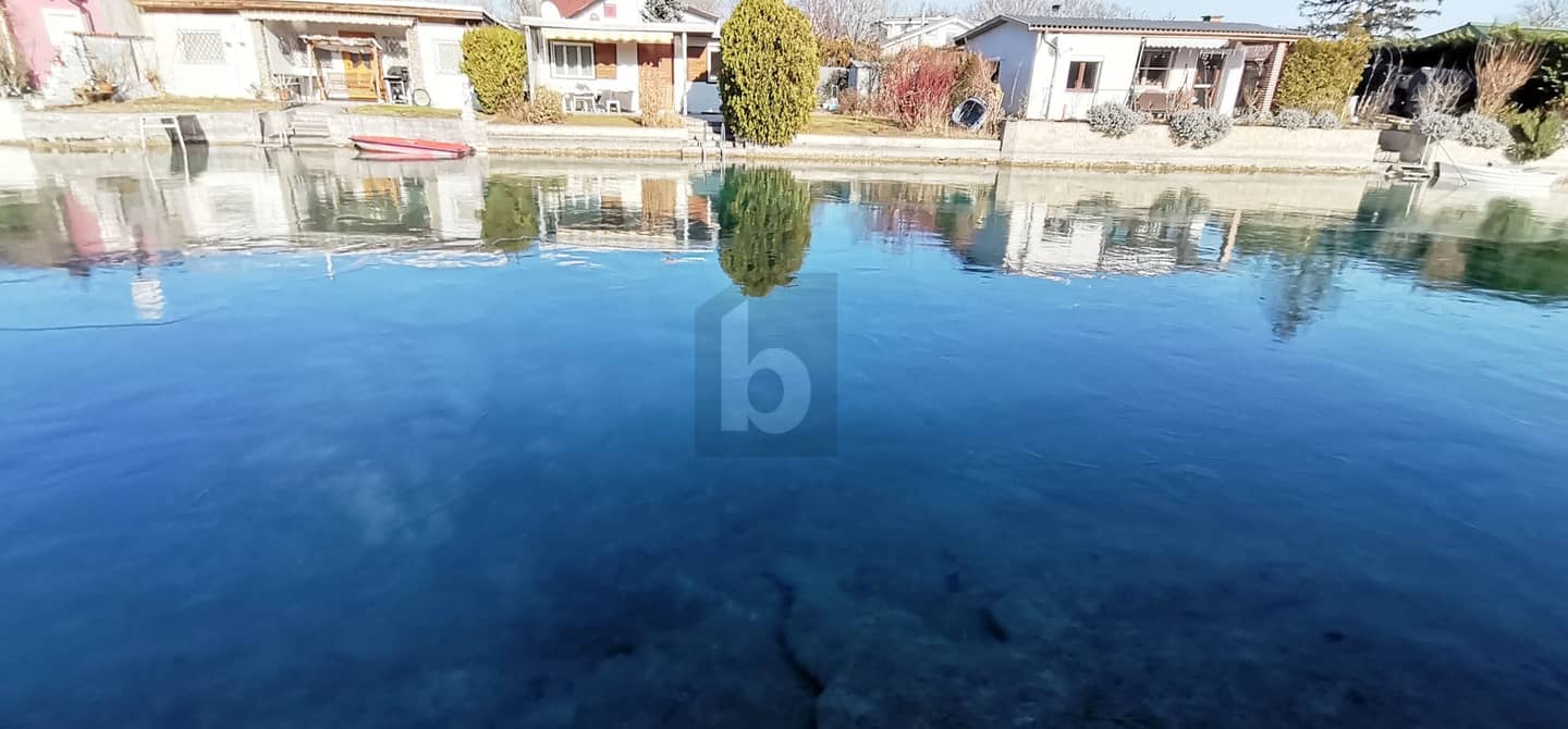 Apartment with direct lake access and unobstructed view