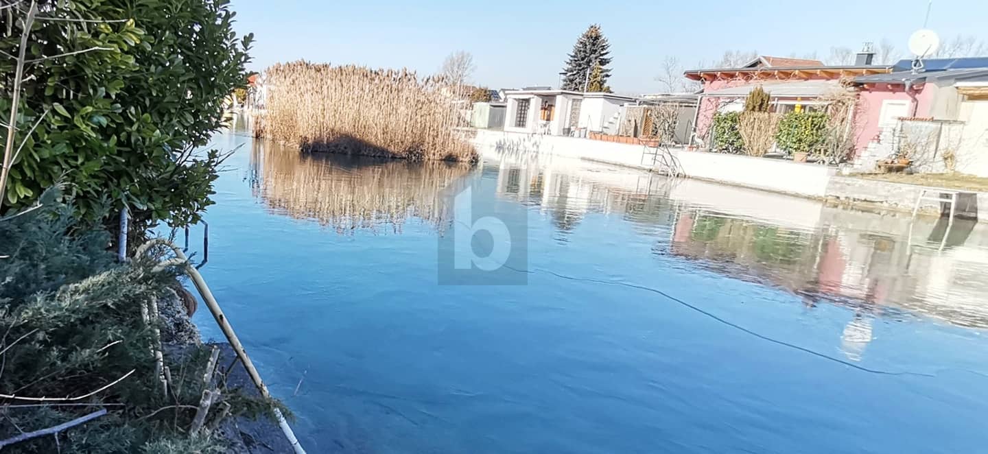 Apartment with direct lake access and unobstructed view
