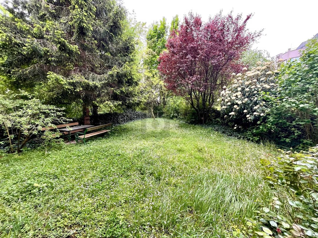 Wohnung mit eigenem Garten Sauna in guter Lage