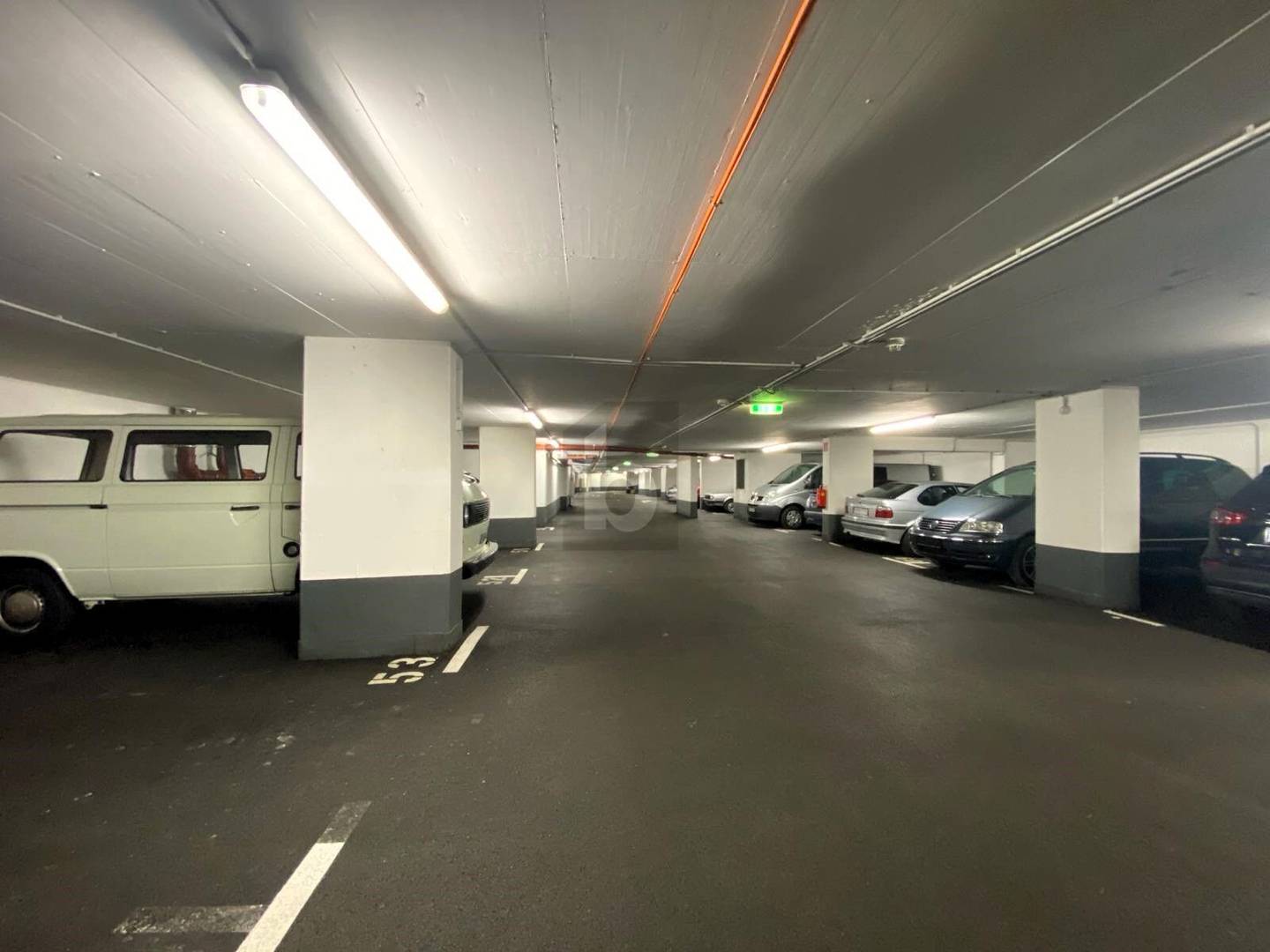 Sicherer Stellplatz 200 m zum Bahnhof Meidling Wohnung