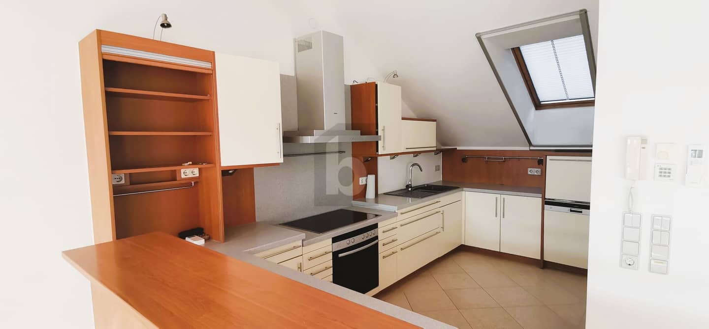 Maisonettewohnung with panoramic window and large roof terrace