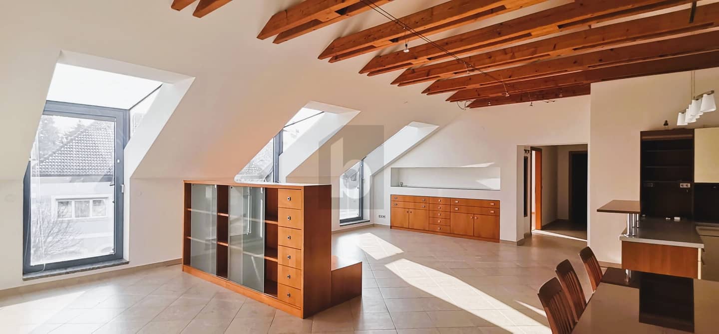 Maisonettewohnung with panoramic window and large roof terrace