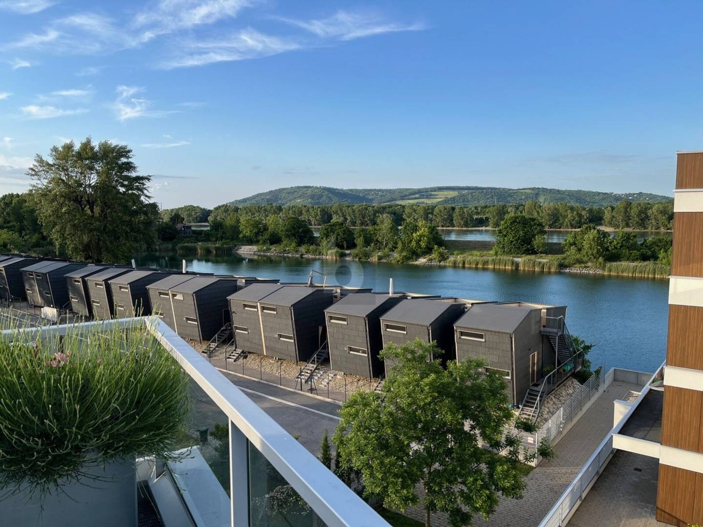 Penthouse mit zwei Terrassen und Privatstrand
