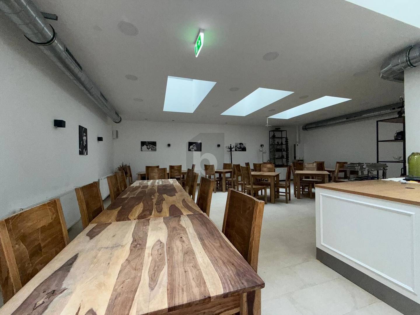 Voll ausgestattete Wohnung in Geschäftsstraße
