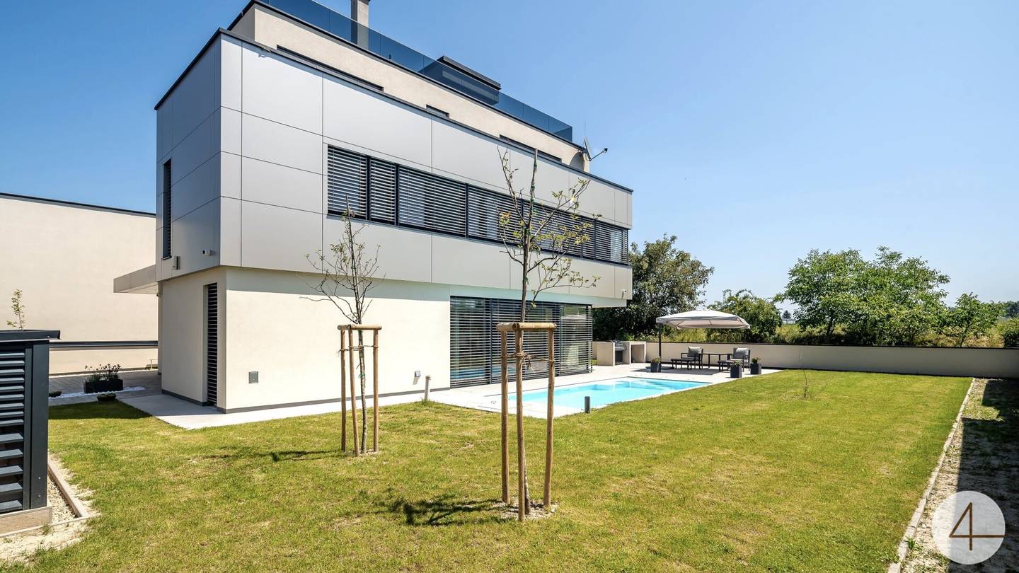 2 Premium-Villen direkt nebeneinander - mit grünem Weitblick - sonnige Ausrichtung - hochwertige Ausstattung - Salzwasserpool - Garage - Lift