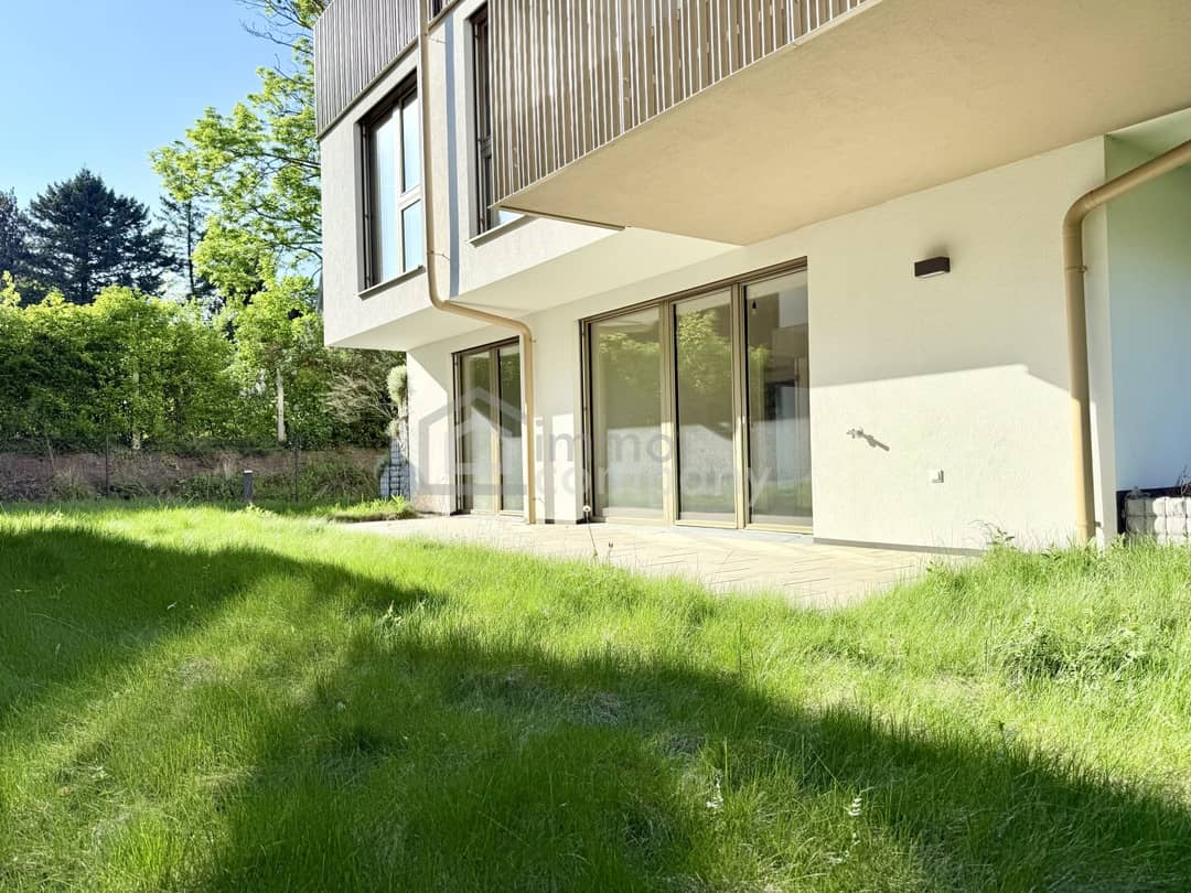 Wohnung mit Privatgarten Erstbezug