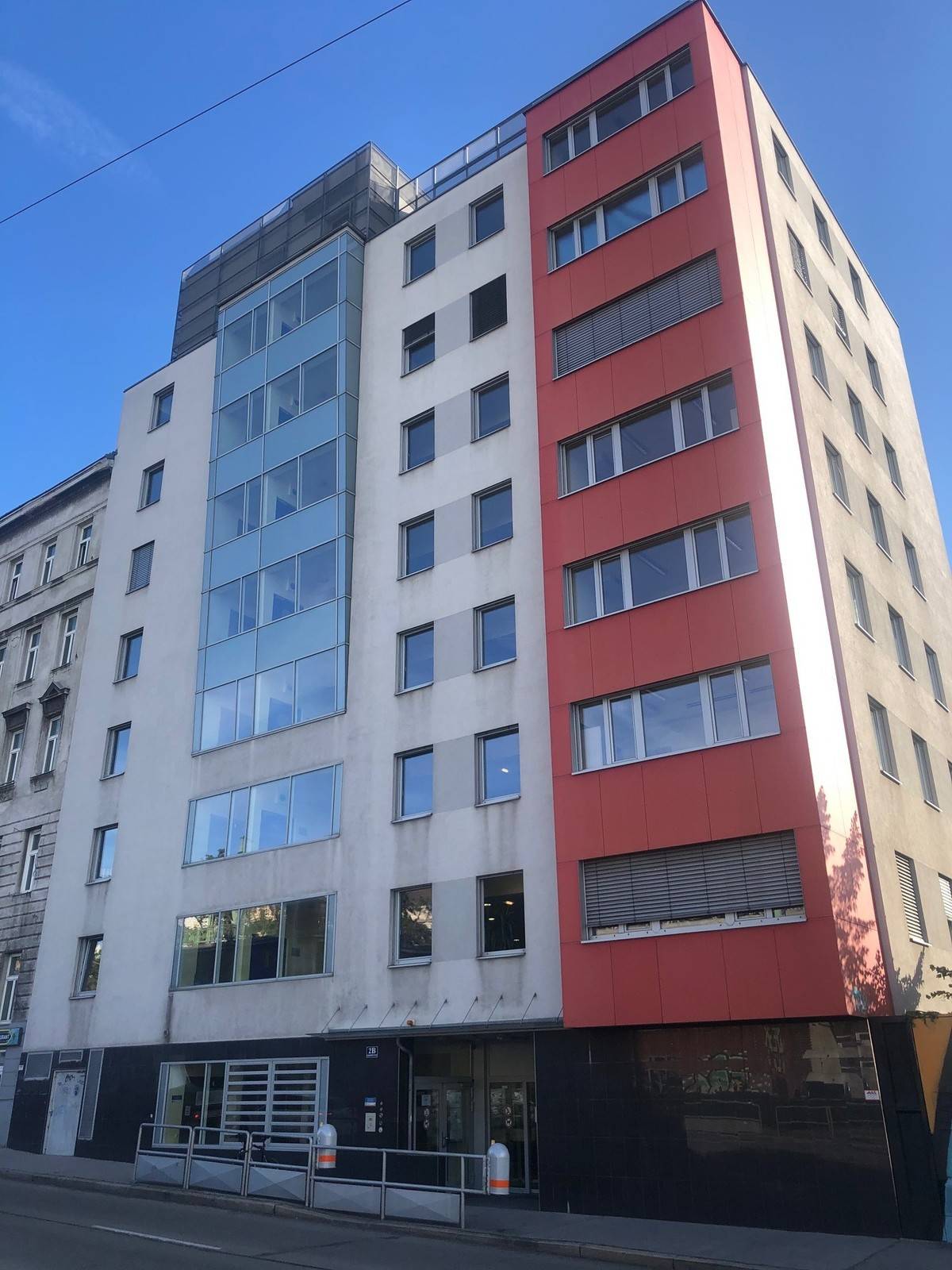 Wohnung near Westbahnhof well kept office space