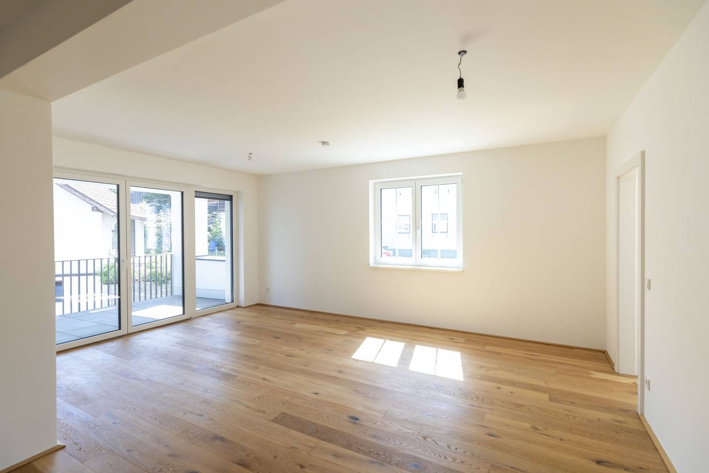 Großzügigie Wohnung im Ortszentrum - TG-Stellplatz inklusive