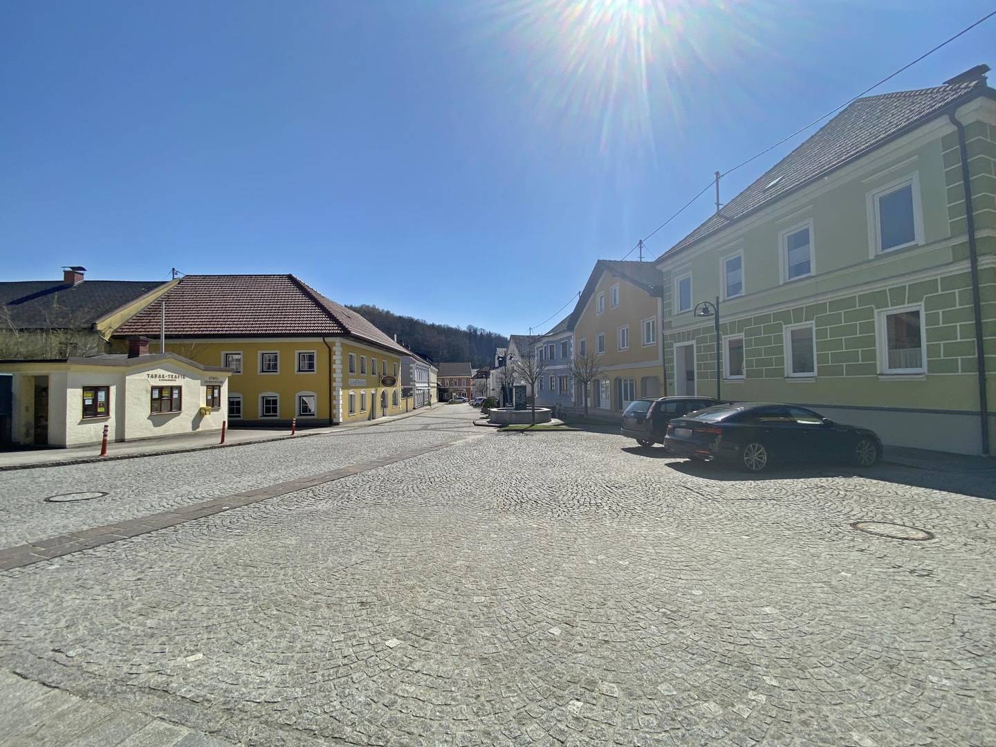 Großzügiges Wohn- und Geschäftshaus