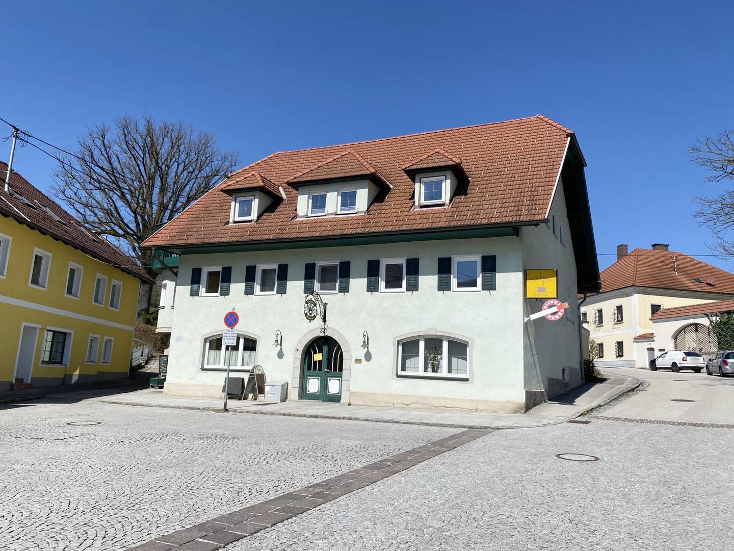 Großzügiges Wohn- und Geschäftshaus