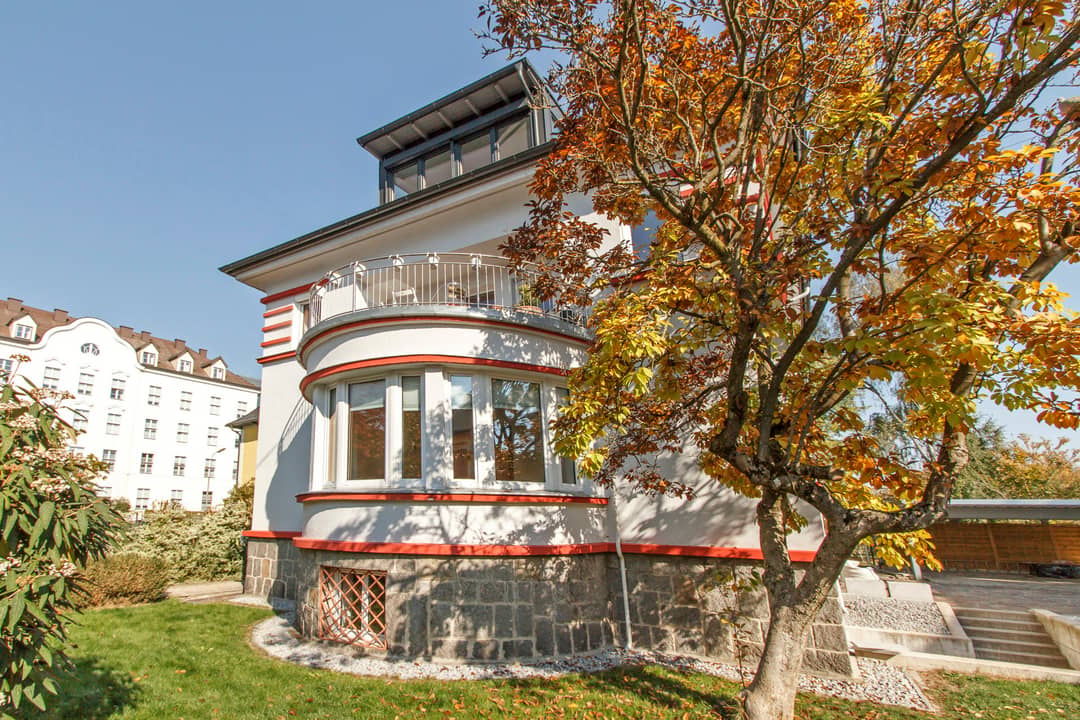 Büro/Ordination in charmanter revitalisierter Stadtvilla