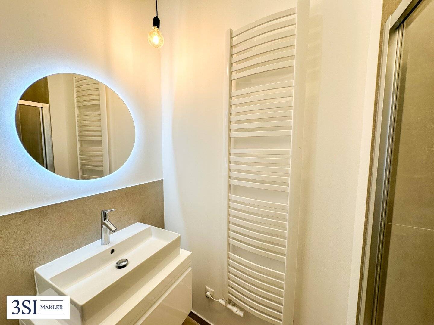 Apartment first occupancy after renovation near Währinger Park