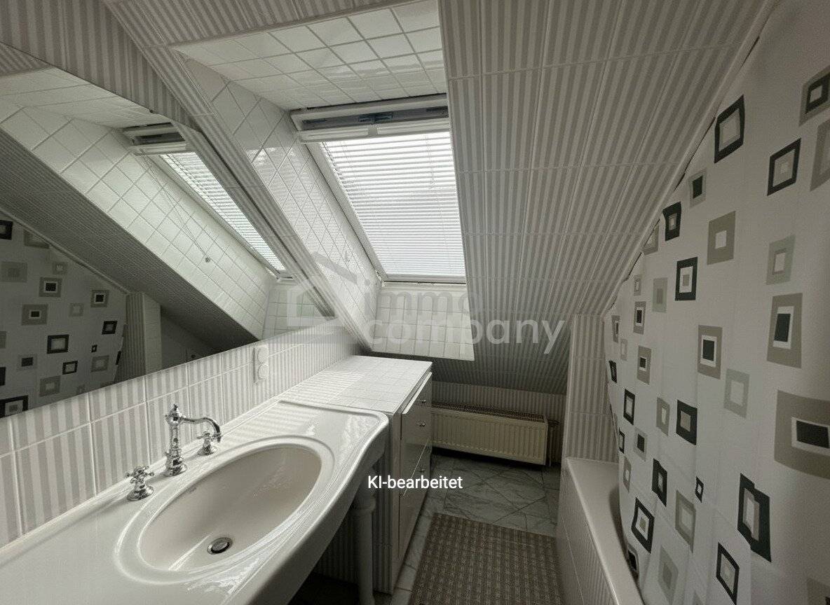 Dachgeschosswohnung mit Balkon nahe U1 Taubstummengasse