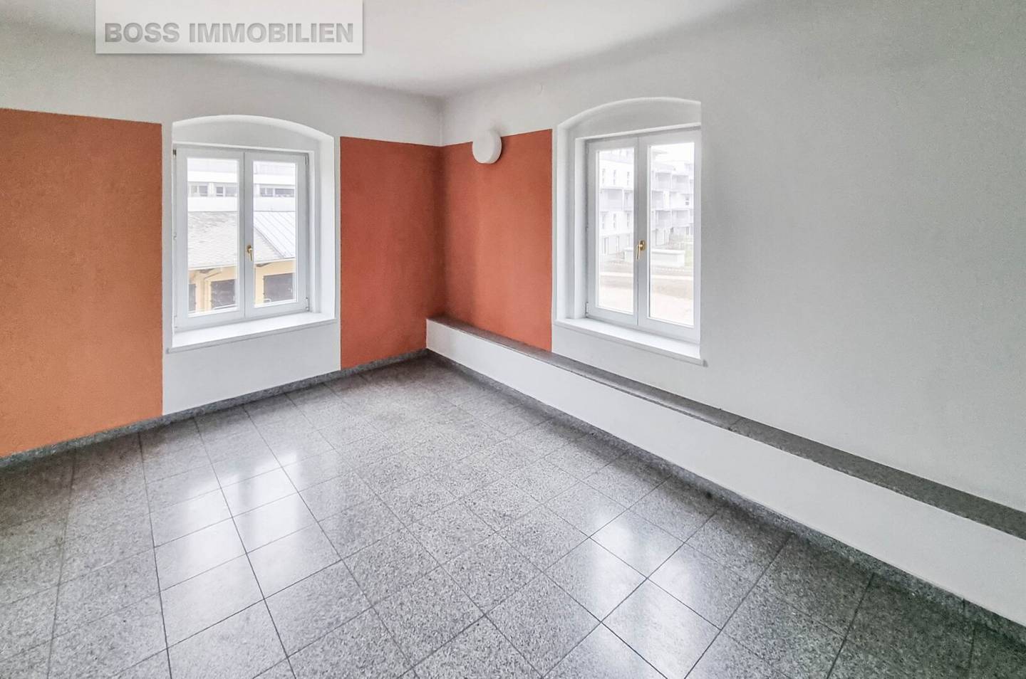 Large office space with special charm up to 4.6 m room height