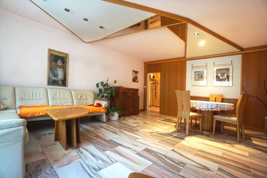 Wohnzimmer mit Essbereich