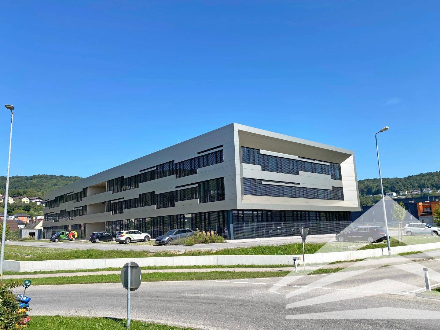 Moderne Bürofläche ca. 375 m² in Steyregg, Stadtrand nahe Linz