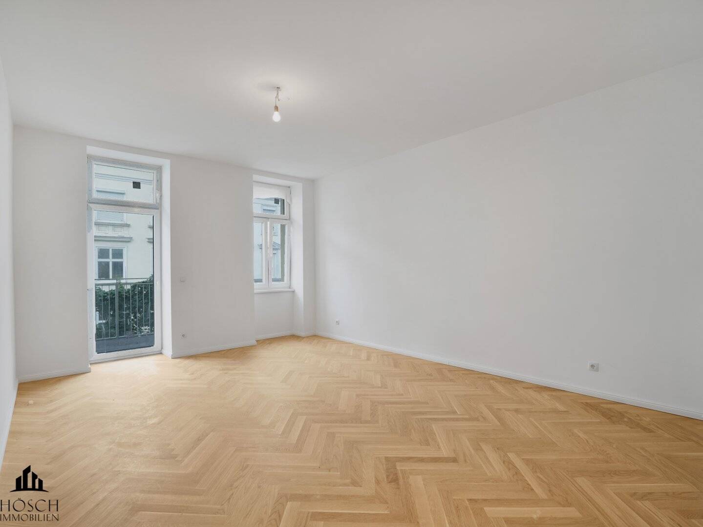 Renovated apartment with lift near Danube Canal