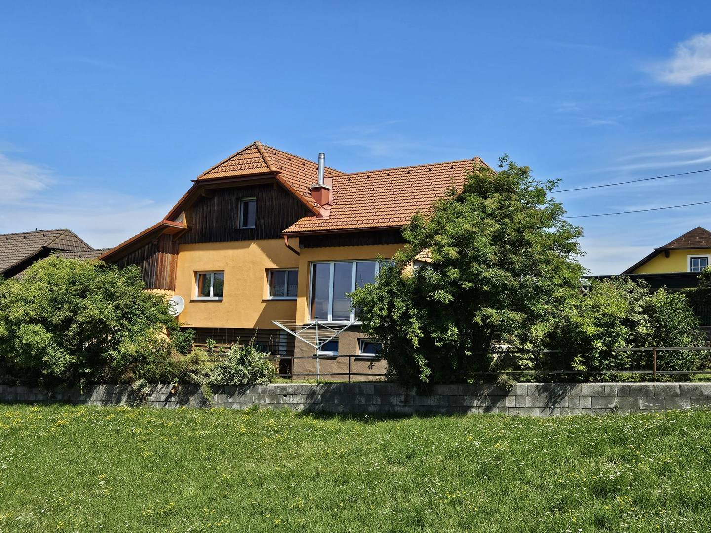 Generalsaniertes Wohnhaus in Zentrumslage von Mönchdorf, 158 m²